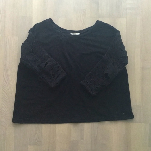 American Eagle Split-Back Lace Detail Sleeves Jersey Long Sleeves Black Top - Picture 4 of 9